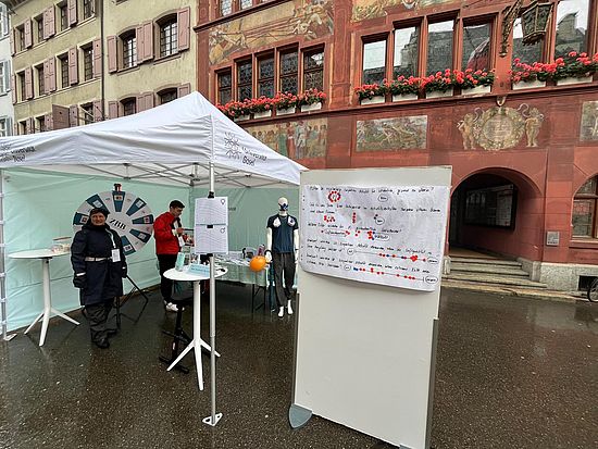 Foto des Marktstandes aus einer anderen Perspektive