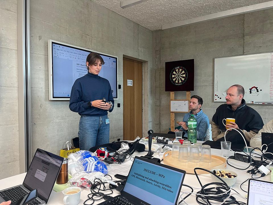 [Translate to English:] Foto der Präsentation über den Luftverschmutzungssensor